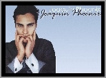 Joaquin Phoenix,czarne włosy