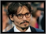 Johnny Depp,okulary, broda