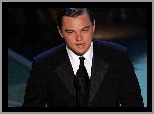 Leonardo DiCaprio,czarny garnitur