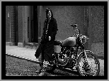 Norman Reedus, Motocykl, Czarno-białe