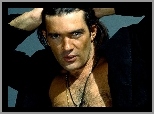 Antonio Banderas,rozpięta, marynarka