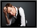 Benedict Cumberbatch, Biała, Koszula