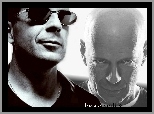 Bruce Willis,głowa, łańcuszek
