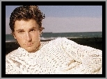 Christian Bale,jasny sweterek