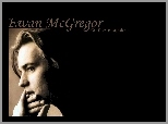 Ewan McGregor,profil twarzy, ręce