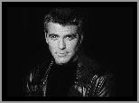 George Clooney,czarna koszulka, kurtka