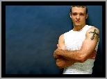 Justin Timberlake, Tatuaż, Krzyż