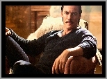 Luke Evans, Brunet, Wąsy, Fotel