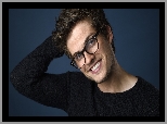 Mężczyzna, Daniel Sharman, Aktor, Uśmiech, Okulary
