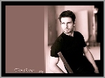 Tom Cruise,czarna koszulka